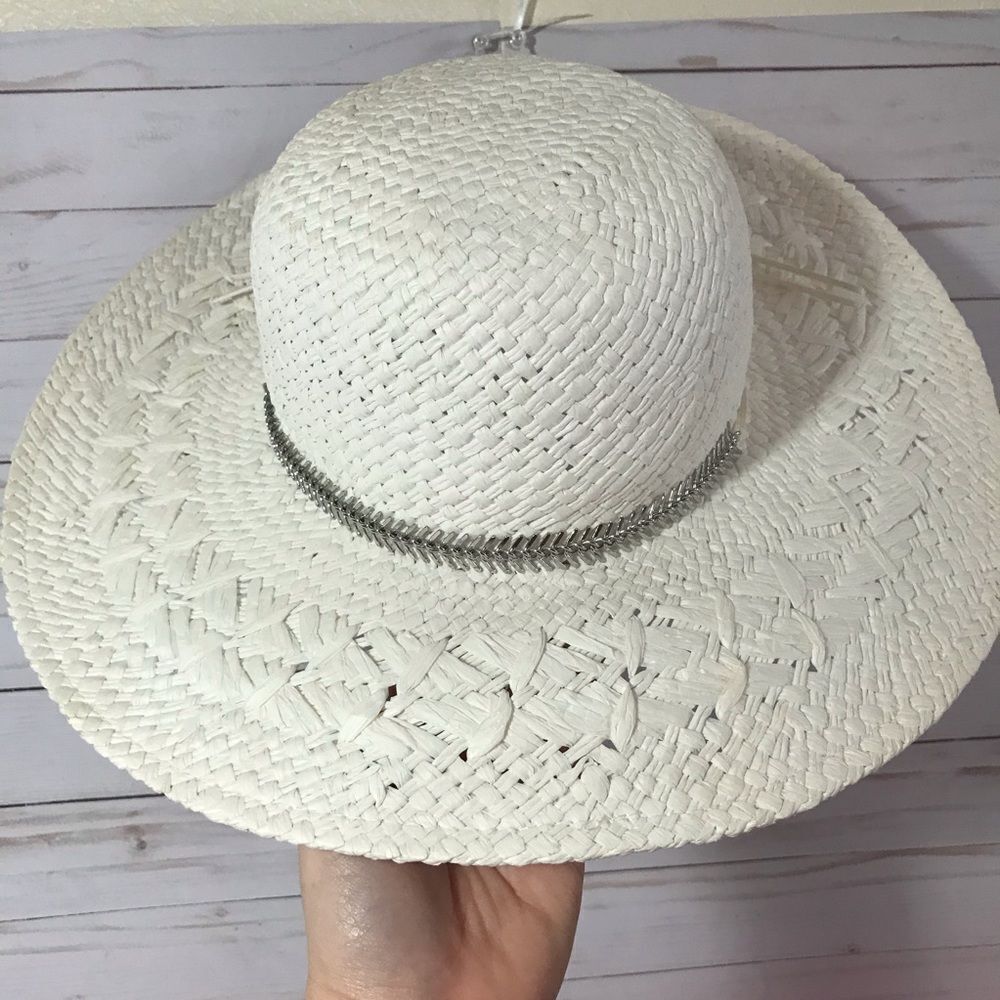 BCBGeneration Beach Hat 